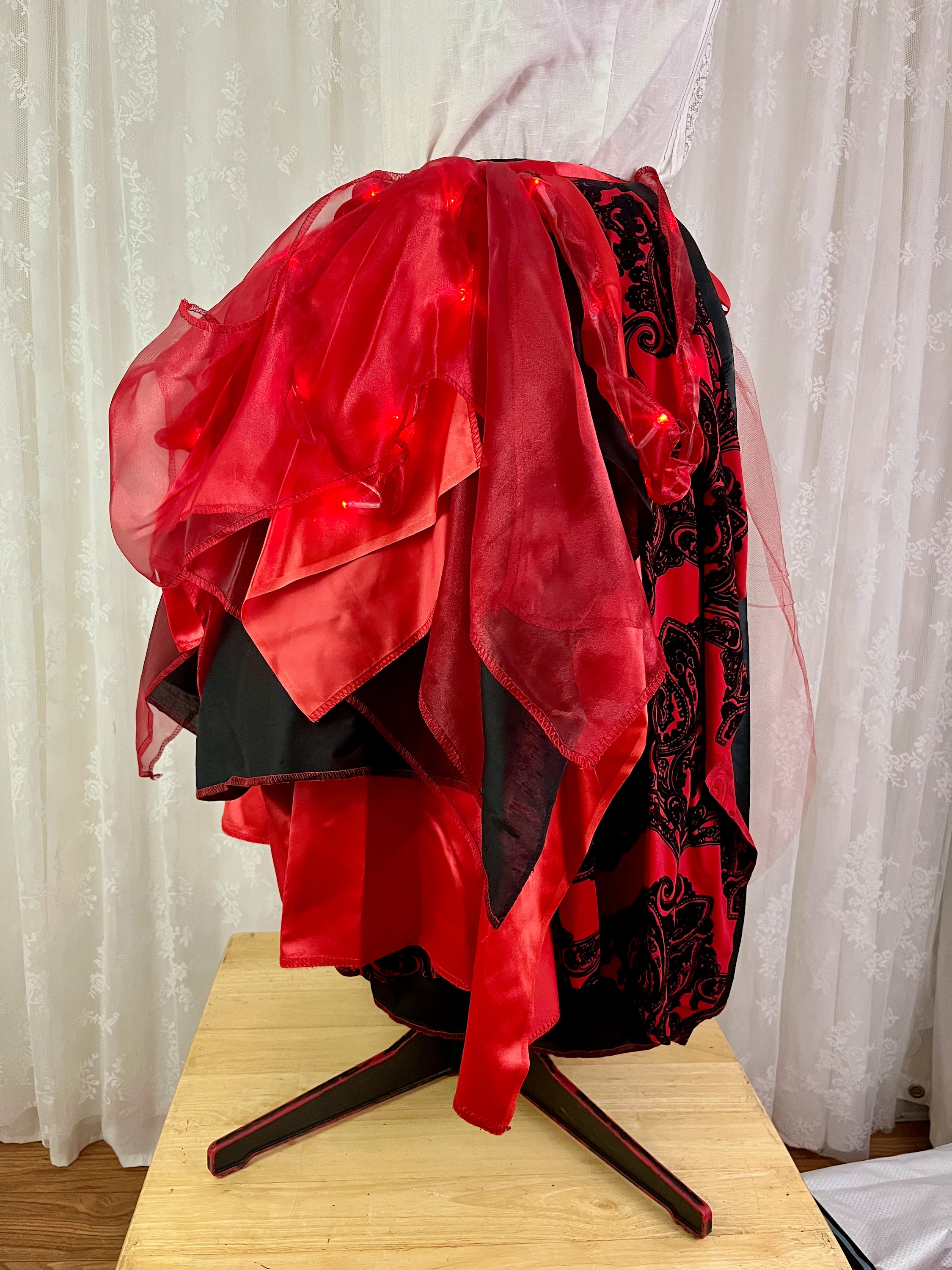 Bustle skirt deals
